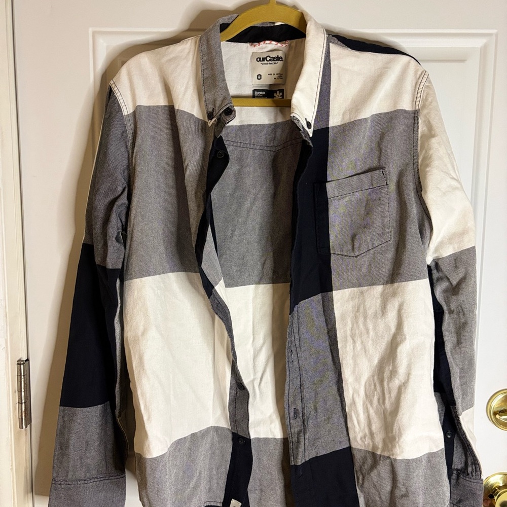 Our Castle color black flannel men’s size L  lumberjack wear